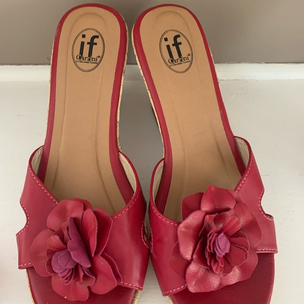 Red espadrilles - Picture 2 of 4